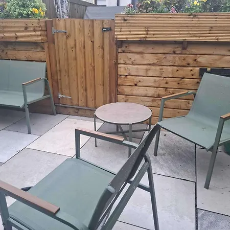 公寓 - Sleeps 4 - Garden - Parking - Wifi 布莱辛顿