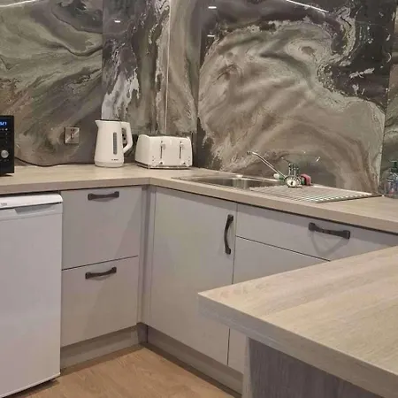 公寓 - Sleeps 4 - Garden - Parking - Wifi 布莱辛顿